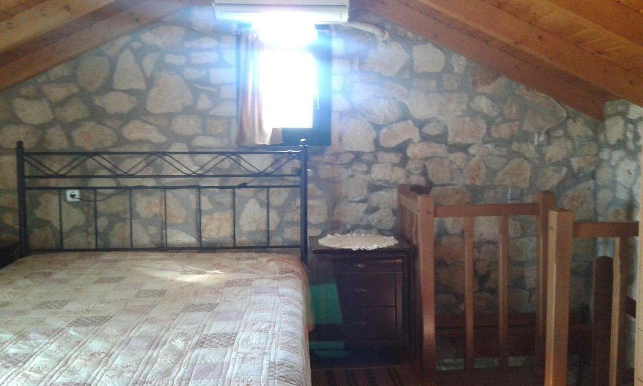 Villa The Stone House-Zacharatos Nikolaos Pouláta Exterior foto
