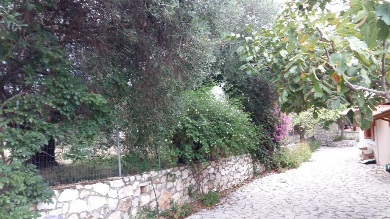 Villa The Stone House-Zacharatos Nikolaos Pouláta Exterior foto